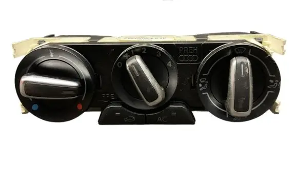 Audi A1 Climate control unit 8X0820045A 90151466