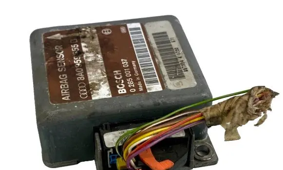 Audi A4 S4 B5 8D Airbag control unit/module 8A0959655B 0285001037