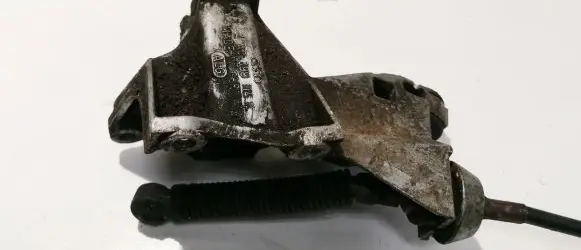 Audi A4 S4 B5 8D Engine mounting bracket 4A0399114C