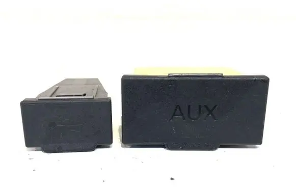 Mitsubishi Lancer VIII USB socket connector 