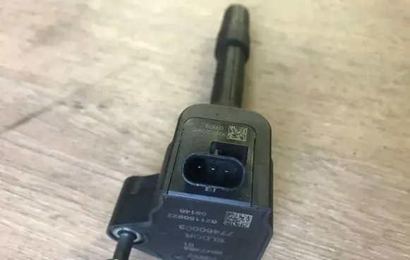BMW 2 F45 High voltage ignition coil 8647463 621150922 77460003
