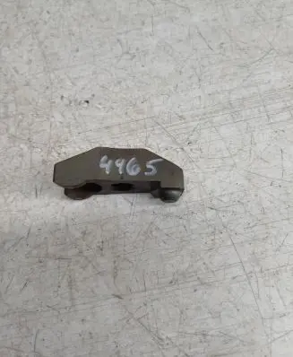 Audi 80 90 S2 B4 Fuel Injector clamp holder