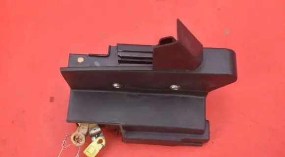 Dacia Sandero Front door lock