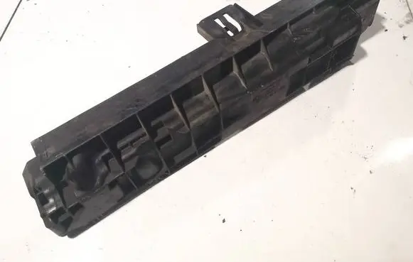BMW 3 E90 E91 Radiator mount bracket 11074810