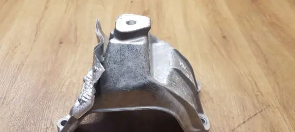 Porsche Macan (95B) Engine mounting bracket 8K0199308CH