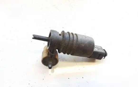 Volkswagen Golf III Windscreen/windshield washer pump 1j0973722