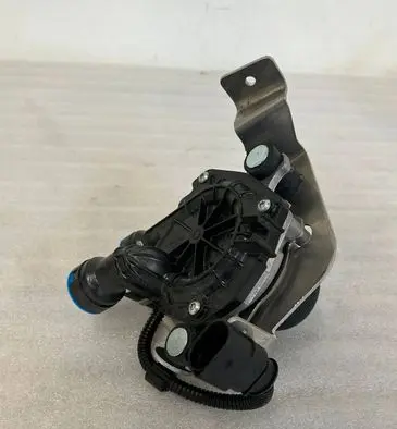 Volkswagen PASSAT CC Secondary air pump 07K959253A