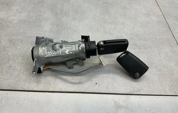 Skoda Octavia Mk3 (5E) Ignition lock 1K0905851 5Q0905865