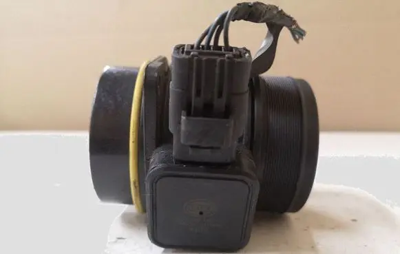 Jaguar XF X250 Mass air flow meter 8ET00914242
