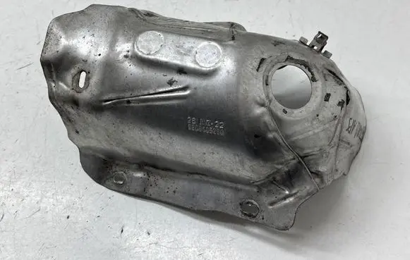 Peugeot 5008 II Exhaust heat shield 9809695280 26RN222