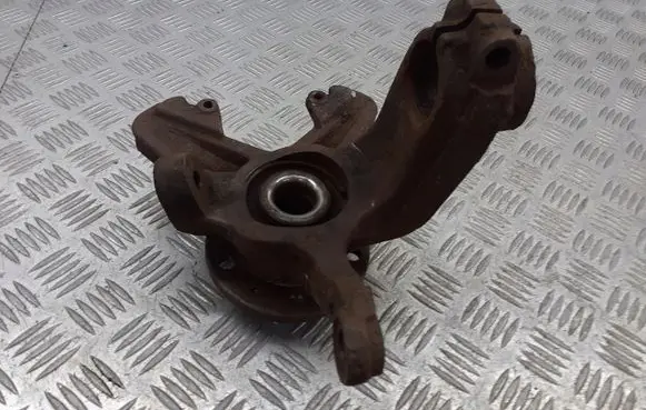 Skoda Fabia Mk1 (6Y) Front wheel hub spindle knuckle