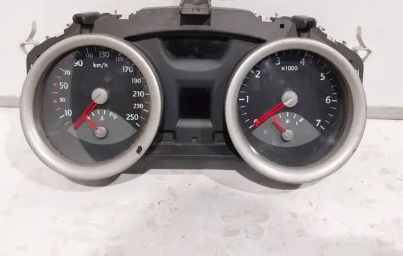 Renault Megane II Speedometer (instrument cluster) 8200306552 PEBB034307 35110419