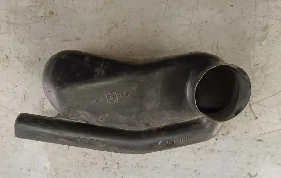 Suzuki Grand Vitara I Air intake duct part 68DR03