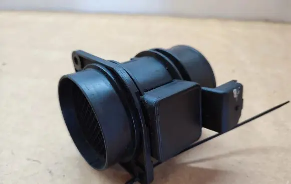 Renault Master II Mass air flow meter 7700114778