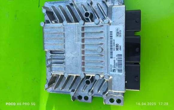 Ford Kuga I Engine control unit/module 8V4112A650AD 9EBD 5WS40583E