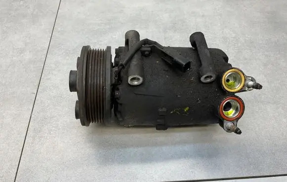 Ford Kuga I Air conditioning (A/C) compressor (pump)