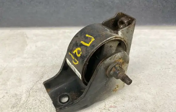 Engine mount bracket