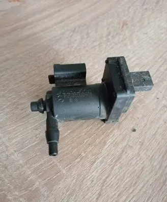 Mercedes-Benz C W203 Vacuum valve A2038000178