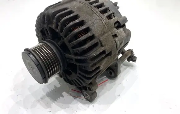 Volkswagen Golf V Generator/alternator 06F903023C