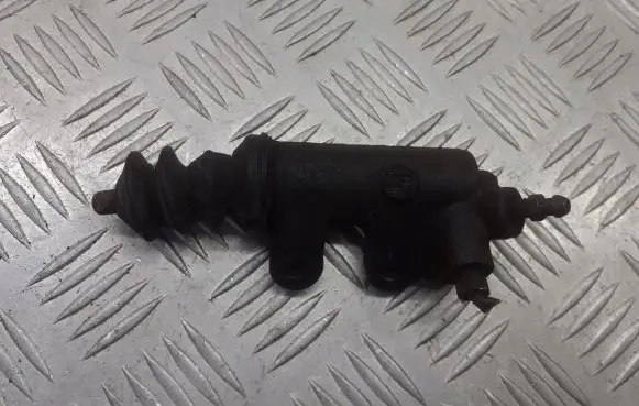 Toyota Corolla E110 Clutch release bearing slave cylinder 