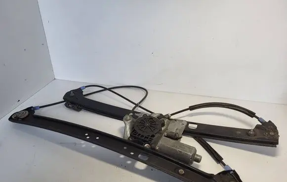 BMW X5 E53 Front door window regulator with motor 8243804
