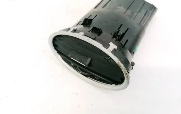 Ford Focus Dash center air vent grill 4M51A014L21AD 4M51A014L21BC