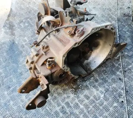 KIA Carnival Manual 5 speed gearbox 4300038050