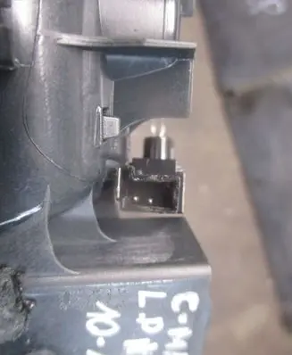 Ford C-MAX II Seat belt trim 