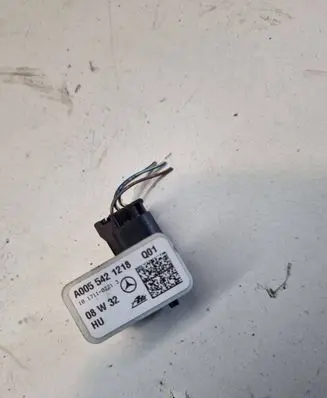 Mercedes-Benz CLS C219 Airbag deployment crash/impact sensor A0055421218 10171102213