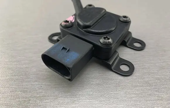 BMW 5 E60 E61 Exhaust gas pressure sensor 13627808013 7808013