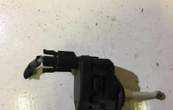 Headlight level adjustment motor
