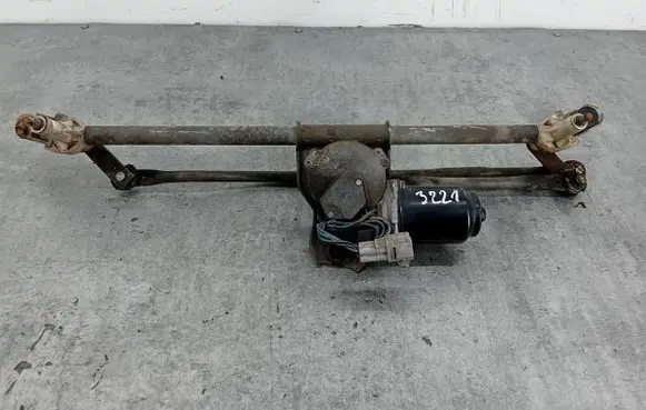 Suzuki Swift I Front wiper linkage 