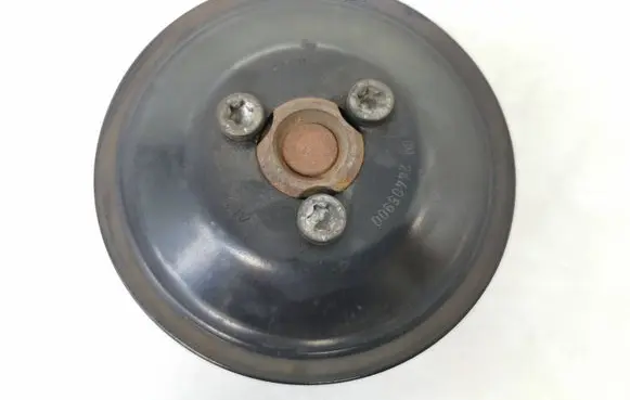 Opel Zafira B Water pump 24405900