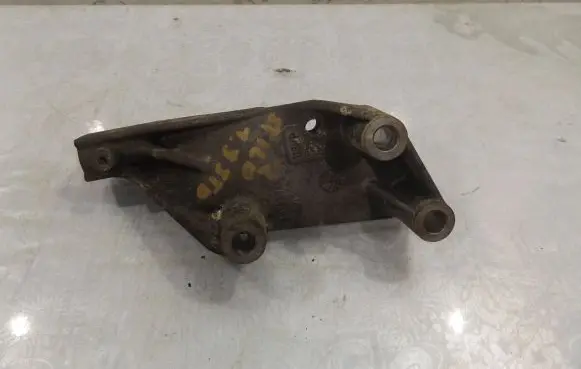 Fiat Stilo Engine mounting bracket