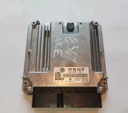 Volkswagen Transporter - Caravelle T5 Engine control unit/module 070906016BD 1039S08233 0281011835