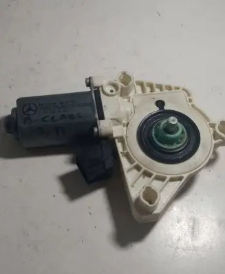Mercedes-Benz B W245 Front door window regulator motor A1698202042 996147101