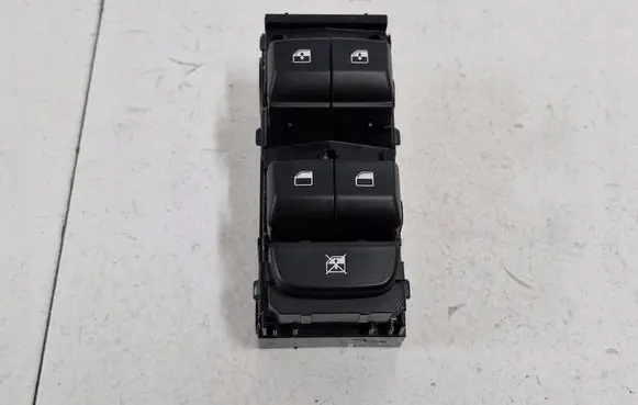 KIA Pro Cee'd III Other switches/knobs/shifts 93570J7100