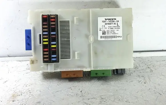 Volvo V50 Comfort/convenience module 30765877AC 7G9T14C256GA