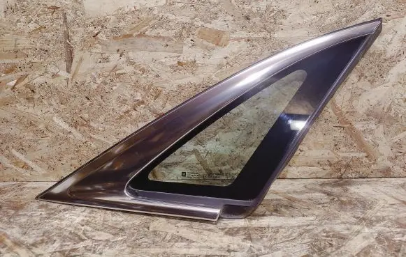 Cadillac XTS Rear side window
