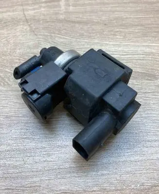 Audi A4 S4 B6 8E 8H Turbo solenoid valve 059906629A