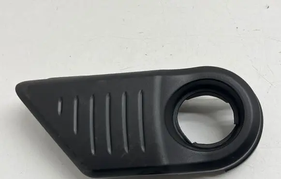 Volkswagen Jetta VII Engine cover (trim) 05E103729C