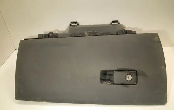 Volvo V70 Glove box 31305492