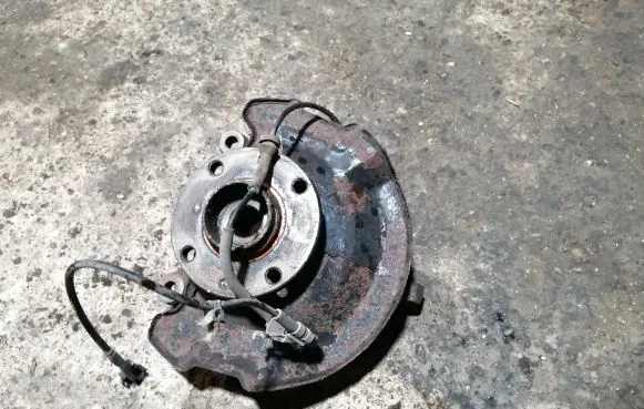 Opel Agila B Front wheel hub