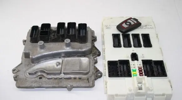 BMW 5 F10 F11 Engine ECU kit and lock set 8616316
