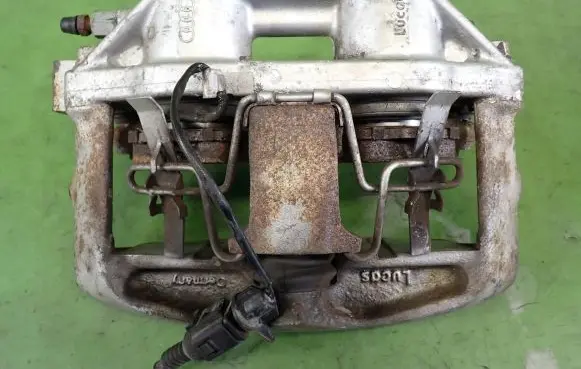 Volkswagen Phaeton Front brake caliper 3D0615105N