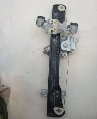 Chevrolet Trax Rear door window regulator motor 98810-SUV10 001100569768 5J11