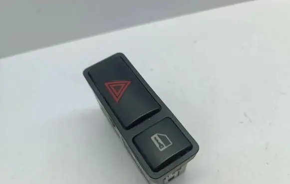 BMW 3 E46 Hazard light switch 8368920 61318368920