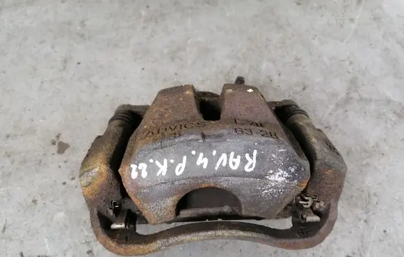 Toyota RAV 4 (XA30) Front brake caliper