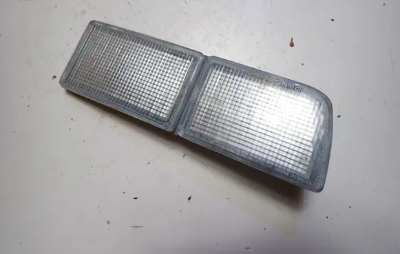 Volkswagen Golf III Front reflector 