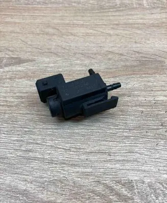 BMW 3 E90 E91 Turbo solenoid valve 7810831 70231800